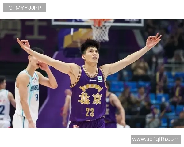 陈国豪赴美接受NBA训练师指导强化三分球与突破能力朱芳雨视频沟通助力提升